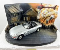 James Bond - Corgi CC99105 - The world is not enough - BMW Z8 with Diorama