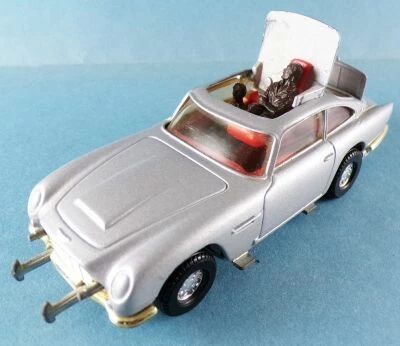James Bond - Corgi R�f.94060 - Goldfinger - Aston Martin DB5 &1/36 Neuve sans Boite 