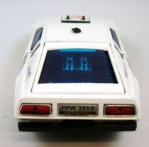 james_bond___eidai_grip___l_espion_qui_m_aimait___lotus_esprit_1_36eme__6_