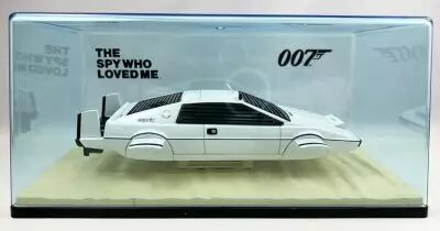 James Bond - Hachette Collection - The Spy who Love Me - Lotus Esprit Scale 1:24� (mint in box)