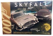 James Bond - Micro Scalextric - Skyfall - Aston Martin DB5 vs DBS (50 Years Limited Edition )