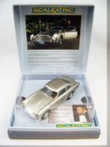 James Bond - Scalextric - Casino Royal - Aston Martin DB5 (Edition limitée 5000ex.) 02