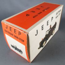 Jeep Battery Operated Non Stop Bump & Go 1/32 14,5cm Mint in Box 1