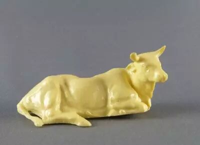 Jim - La Ferme - Vache allong�e non peinte 1