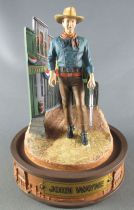 John Wayne - Statuette Résine Globe Verre Franklin Mint - Descendant la Rue Carabine en Main