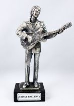 Johnny Hallyday - 6\" die-cast métal statue \"Johnny with guitar\"- Daviland France 1978