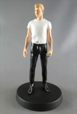 Johnny Hallyday - Statuette Figurine R�sine 12cm 1985 Humanit� - Alteys NAJ;10