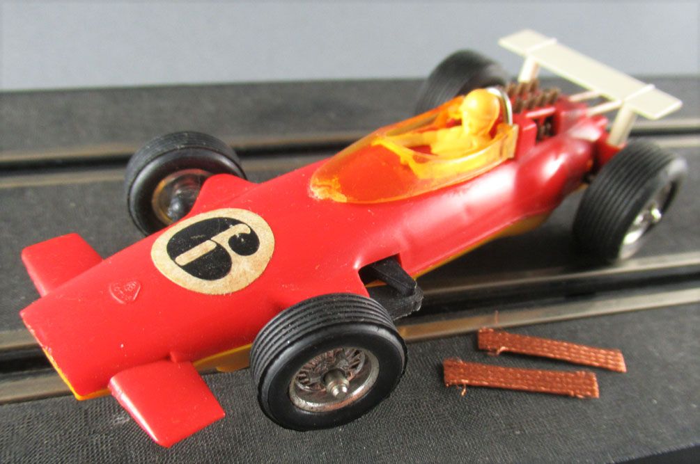 Jouef CIRCUIT DE VOITURES JOUEF LOTUS F1 JAUNE ET ROUGE 