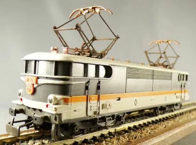 Jouef 8329 Ho Sncf Loco Electrique BB 9281 Livr�e Corail Eclairage Invers� sans Boite
