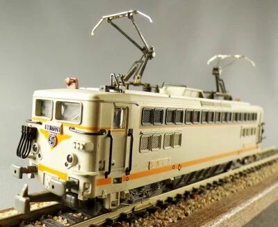 Jouef 8354 Ho Sncf Loco Electrique BB 17029 Livr�e B�ton Eclairage