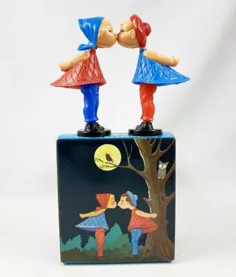 Kissing Dolls (Poup�es qui s\'embrassent) - Magneto ref.3168 (1979)