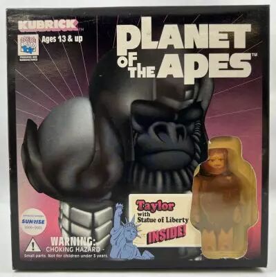 La Plan�te des Singes - Medicom Kubrick - Taylor &  Statue of Liberty w/ Nova & stallion