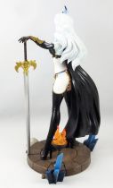 Lady Death - Femme Fatales 9\  PVC Statue - Diamond Gallery Diorama