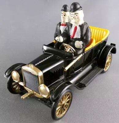 Laurel & Hardy - Polistil G.3 - Stan & Ollie\'s Model T Ford - Die-cast Metal 1:25 Scale Vehicle