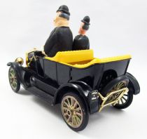 Laurel & Hardy - Politoys - L\'automobile de Stan & Ollie - véhicule métal 1/25ème