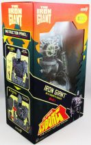 Le Géant de Fer - Super7 - Figurine 28cm Super Cyborg - Iron Giant & Hogarth Hughes