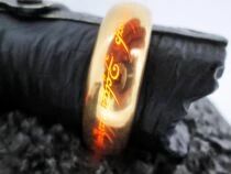 Le Seigneur des Anneaux - Master Replicas - L\'Anneau Unique de Sauron - Replique &eacute;chelle 1:1