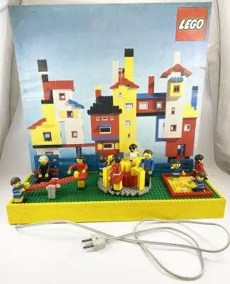 LEGO - Aire de Jeux - Pr�sentoir de Magasin Motoris� (1974)