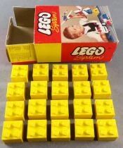 LEGO Ref.220 - Boite de Briques Jaunes 2x2 Plots