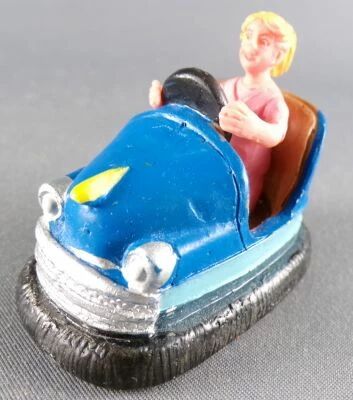 Lemax Crazy Cars Auto Tamponneuse Bleue Conducteur Fille 5cm R�sine