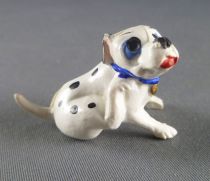 Les 101 dalmatiens - Figurine Jim - Chiot assis se grattant l\'oreille (collier bleu)