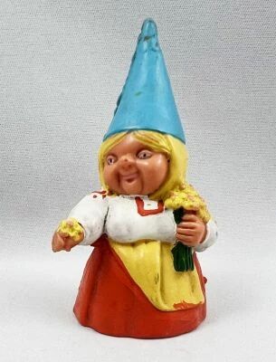 Les aventures de David le Gnome - Figurine PVC Star Toys - Lisa cueille des fleurs (robe orange)