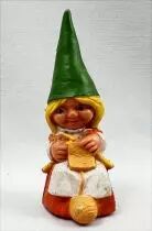 Les aventures de David le Gnome - Figurine PVC Star Toys - Susan tricote (robe orange)