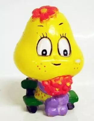 Les Champignoux - Michel Oks PVC Figure 1984 - Dating Mushroom girl with flowers