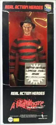 Les Griffes de la Nuit - Freddy Krueger - Medicom - Figurine articul�e 30cm