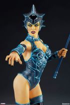 Les Maitres de l\'Univers - Sideshow Collectibles - Evil-Lyn (classic colors) - Statue en résine 38cm