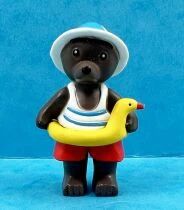 Les mondes de Petit Ours Brun - Bayard Presse PVC Figure - Petit Ours Brun on beach