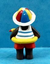 Les mondes de Petit Ours Brun - Bayard Presse PVC Figure - Petit Ours Brun on beach