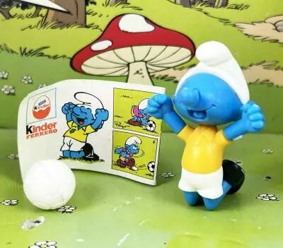 Les Schtroumpfs - Figurine D�montable Premium Kinder Surprise - Schtroumpf Footballeur #02