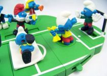 Les Schtroumpfs - McDonald 2006 Schtroumpfs \'\'Equipe de Football\'\' (Set de 8 figurines avec décor)