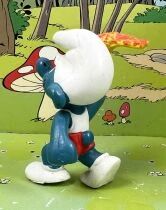 Les Schtroumpfs - Schleich - 20030 Schtroumpf porteur de la flamme (Made de Hong Kong)