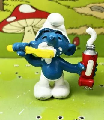 Les Schtroumpfs - Schleich - 20064 Schtroumpf avec brosse � dent