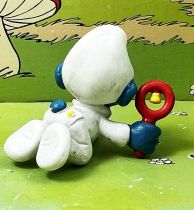 Les Schtroumpfs - Schleich - 20179 Bébé Schtroumpf Blanc Rampant avec Hochet