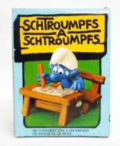 Les Schtroumpfs - Schleich - 40220 Schtroumpf écolier sur banc d\'école (neuf en boite)