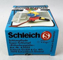 Les Schtroumpfs - Schleich - 40505 Smurf Ice Hockeying with cage (Mint in Box)