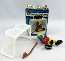 Les Schtroumpfs - Schleich - 40505 Smurf Ice Hockeying with cage (Mint in Box)