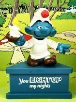 Les Schtroumpfs - Schleich / Wallace Berrie Co. - 20060 Schtroumpf dormeur avec bougie (socle bleu)