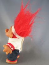 Les Trolls - Figurine Plastique 15cm (Thomas Dam) - Troll Capitaine Maillot Angleterre Cheveux Rouge