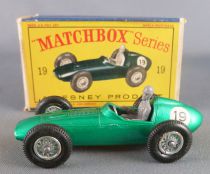 Lesney Matchbox N° 19 Aston Martin F1 Racer Green Metalised with Box