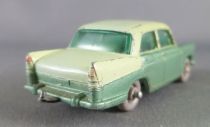 Lesney Matchbox N° 29 Austin A55 Cambridge 2 tons de vert