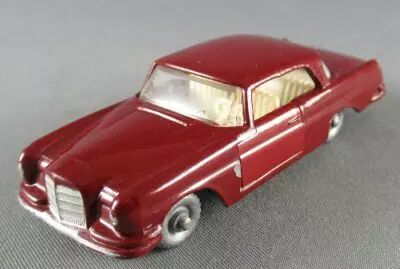 Lesney Matchbox N� 53B Mercedes 220 SE Bordeaux