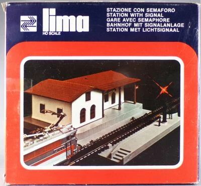 Lima 046 Ho Train Station with Light Signal Mint in Box