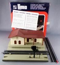 Lima 046 Ho Train Station with Light Signal Mint in Box