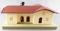 Lima 046 Ho Train Station with Light Signal Mint in Box
