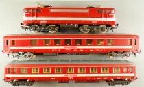 Lima 1101 CP Ho Sncf Coffret Train Voyageurs Le Capitole Loco BB 9291 2 Voitures Rails Pont Gare Signal Lumineux