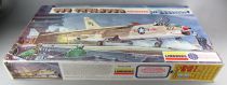 Lindberg - N°2507M Avion Chasse Motorisé US NavyF8U Crusader 1/48 Neuf Boite